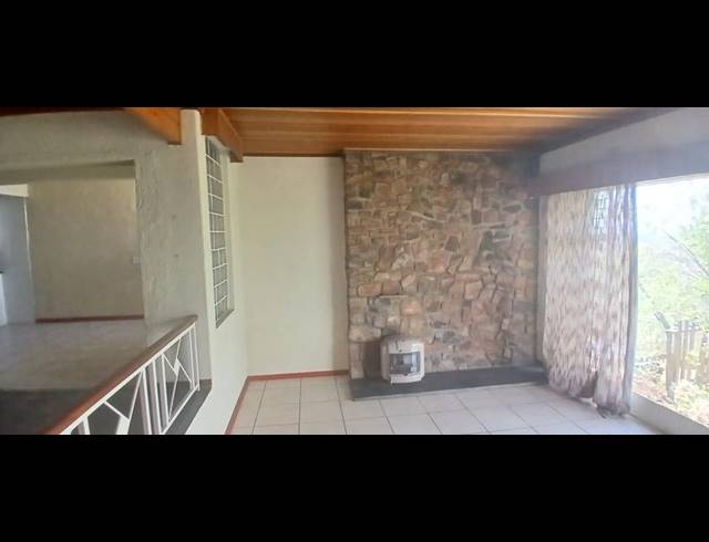 4 BEDROOM HOUSE FOR SALE IN ONTDEKKERSPARK